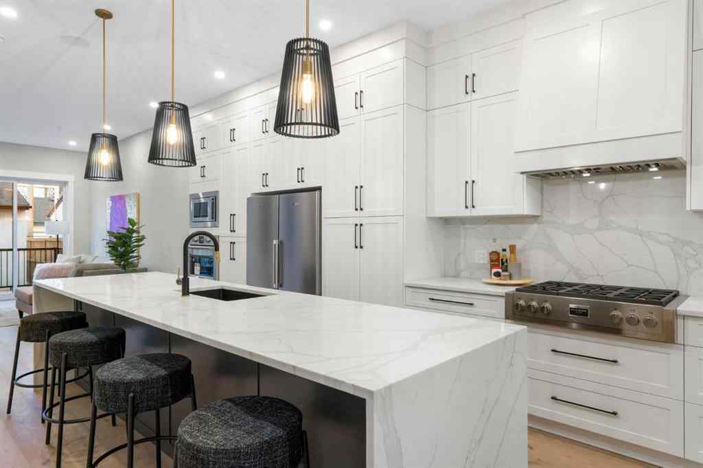 MLS® A2251689 - 2414 35 Street SW in Killarney/Glengarry Calgary, Residential