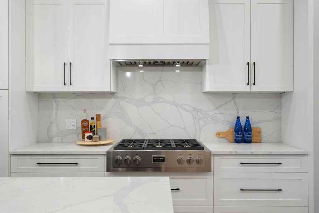 MLS® A2251689 - 2414 35 Street SW in Killarney/Glengarry Calgary, Residential