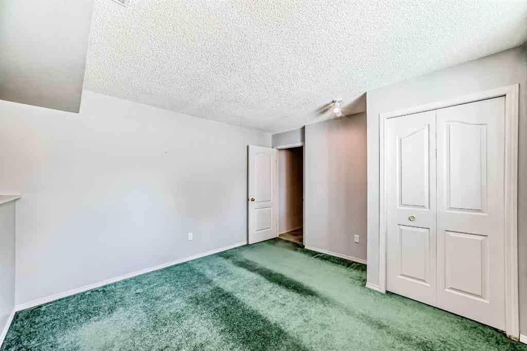 MLS® A2251696 - 33 Thorndale Close SE in Thorburn Airdrie, Residential