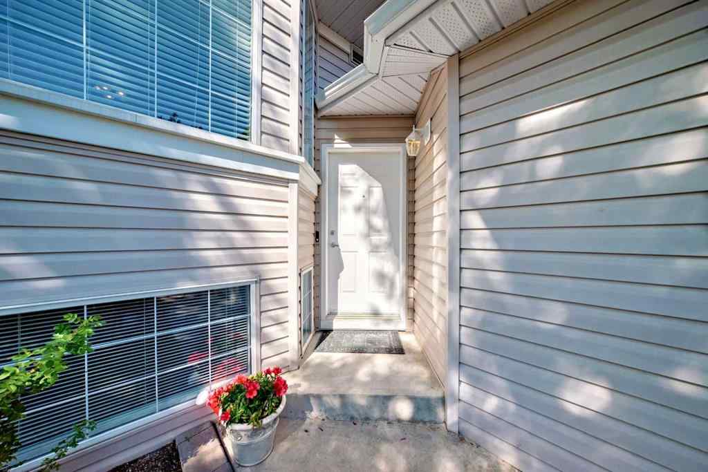 MLS® A2251696 - 33 Thorndale Close SE in Thorburn Airdrie, Residential