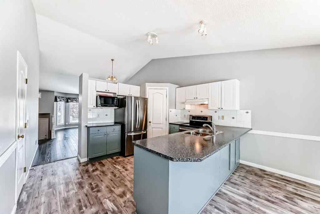 MLS® A2251696 - 33 Thorndale Close SE in Thorburn Airdrie, Residential
