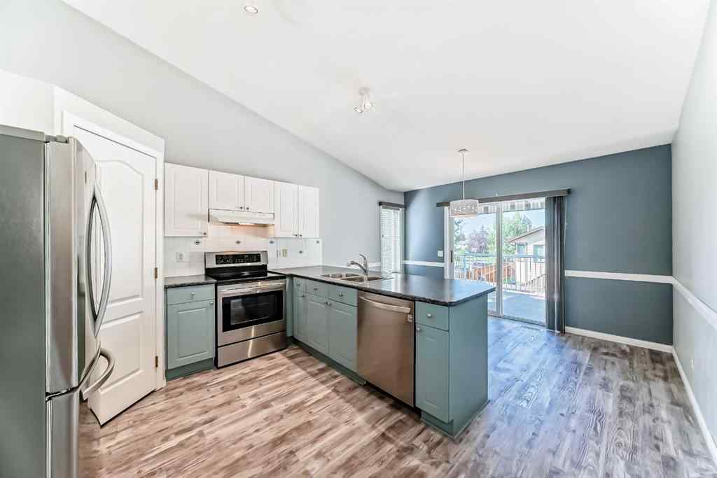 MLS® A2251696 - 33 Thorndale Close SE in Thorburn Airdrie, Residential