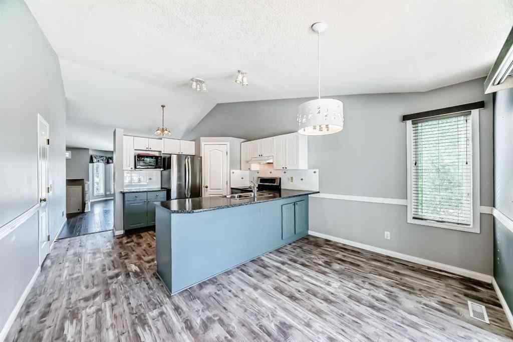 MLS® A2251696 - 33 Thorndale Close SE in Thorburn Airdrie, Residential