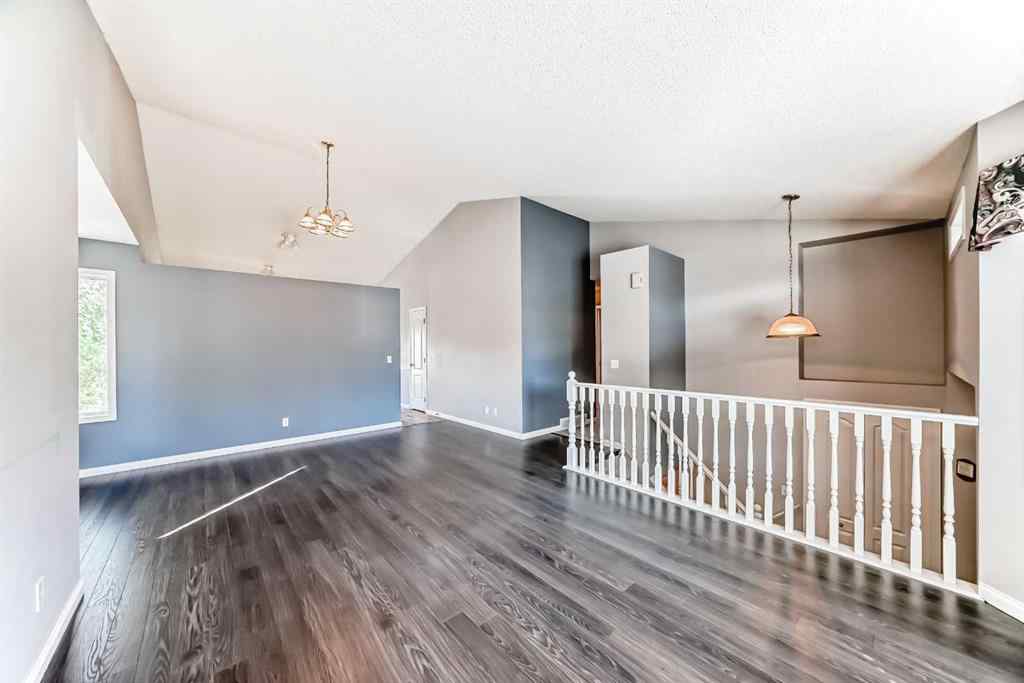 MLS® A2251696 - 33 Thorndale Close SE in Thorburn Airdrie, Residential