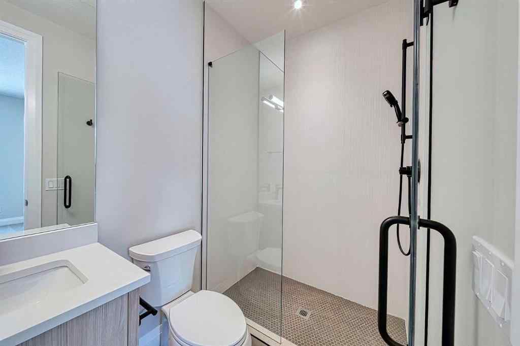 MLS® A2251697 - 5944 Bow Crescent NW in Bowness Calgary, Residential