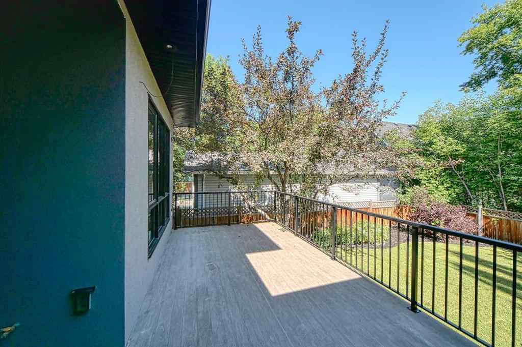 MLS® A2251697 - 5944 Bow Crescent NW in Bowness Calgary, Residential