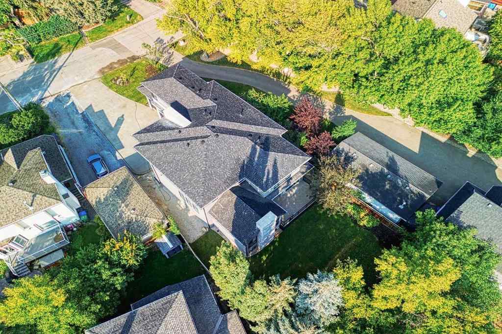 MLS® A2251697 - 5944 Bow Crescent NW in Bowness Calgary, Residential