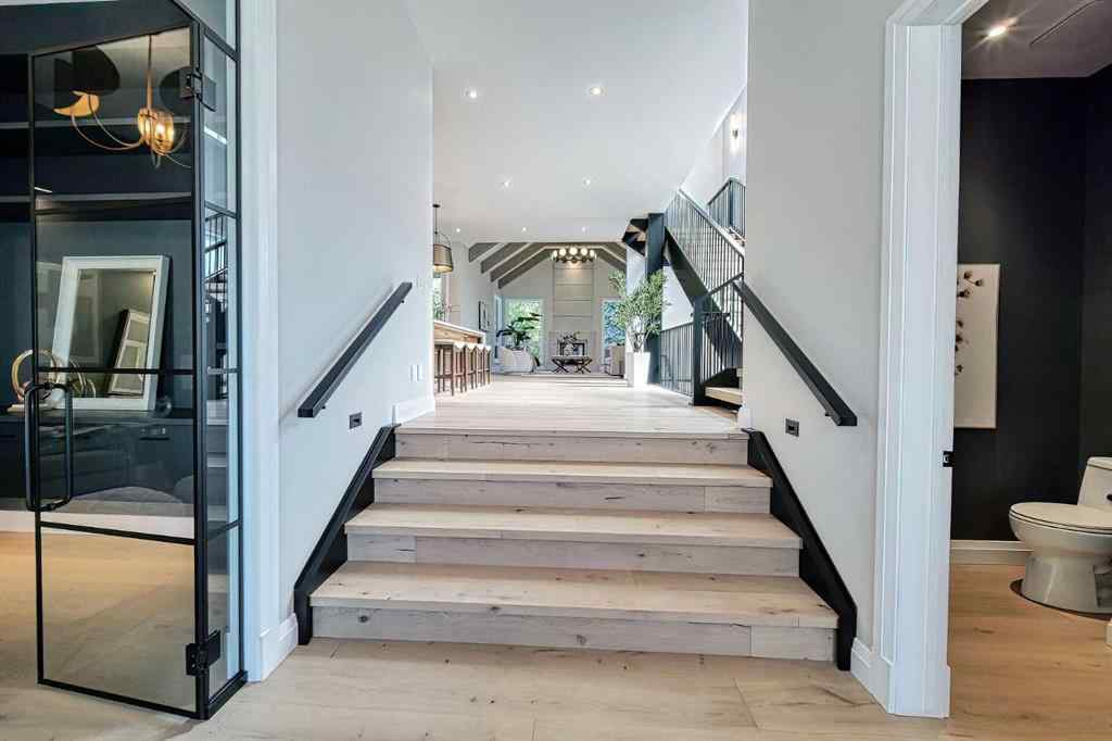 MLS® A2251697 - 5944 Bow Crescent NW in Bowness Calgary, Residential