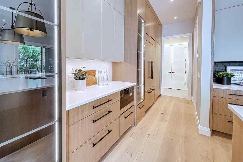MLS® A2251697 - 5944 Bow Crescent NW in Bowness Calgary, Residential