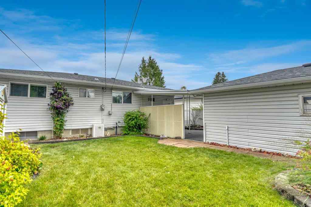 MLS® A2251701 - 17 Windermere Road SW in Wildwood Calgary, Residential