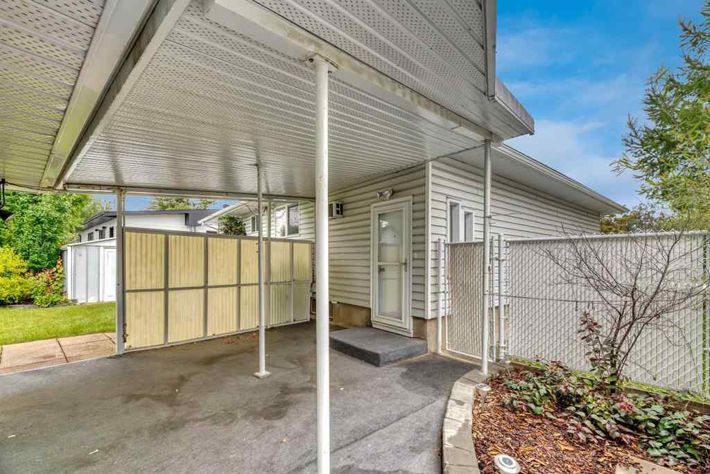 MLS® A2251701 - 17 Windermere Road SW in Wildwood Calgary, Residential