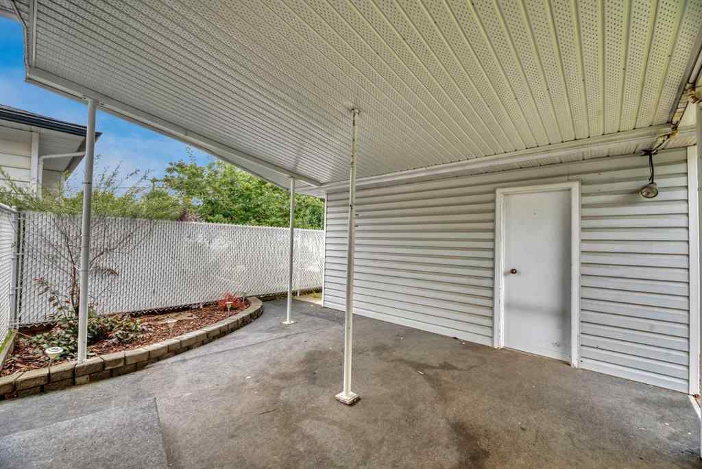 MLS® A2251701 - 17 Windermere Road SW in Wildwood Calgary, Residential