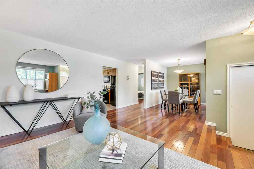 MLS® A2251701 - 17 Windermere Road SW in Wildwood Calgary, Residential