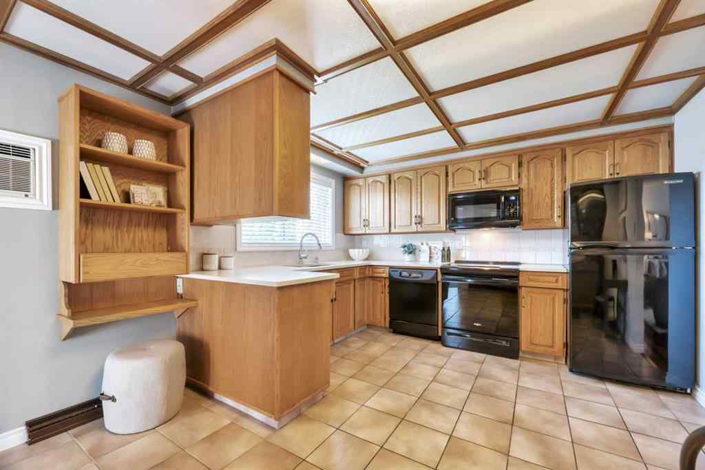 MLS® A2251701 - 17 Windermere Road SW in Wildwood Calgary, Residential