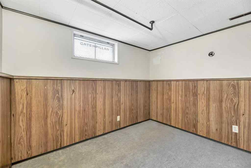 MLS® A2251701 - 17 Windermere Road SW in Wildwood Calgary, Residential