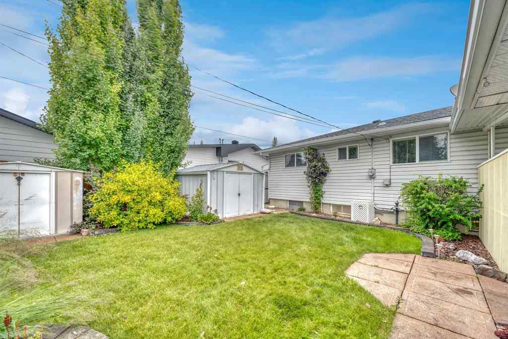 MLS® A2251701 - 17 Windermere Road SW in Wildwood Calgary, Residential