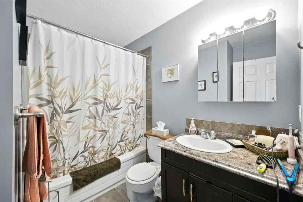 MLS® A2251702 - 4809 52 Street  in NONE Olds, Multi-Family