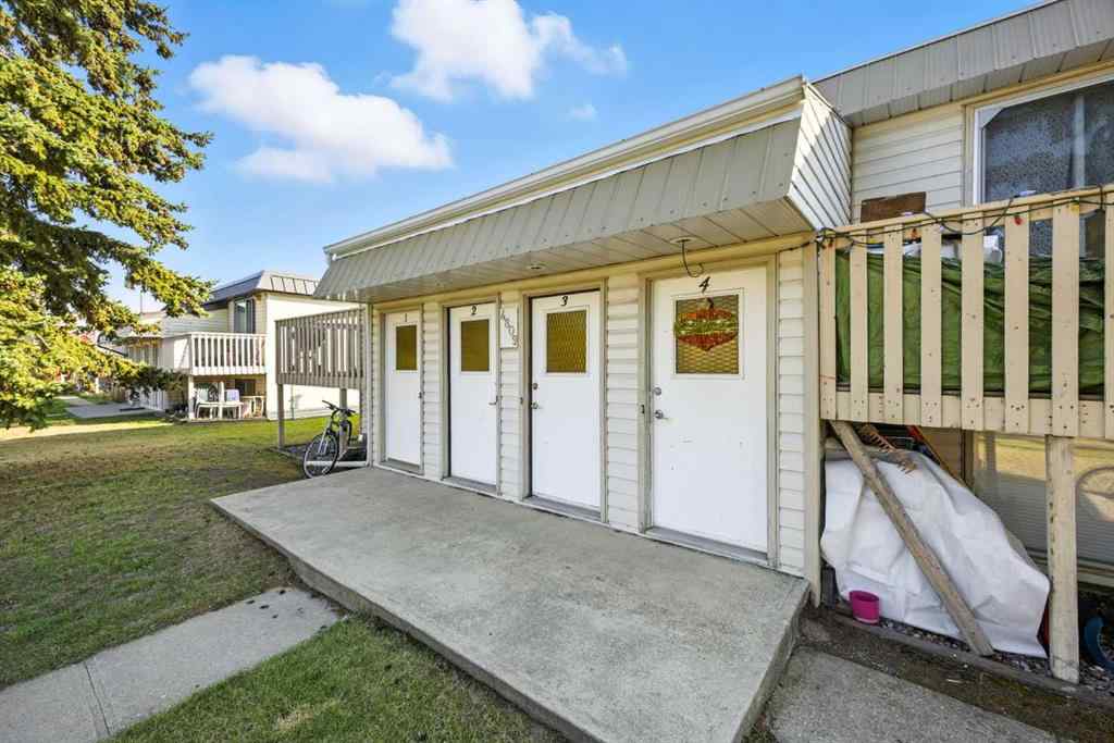 MLS® A2251702 - 4809 52 Street  in NONE Olds, Multi-Family