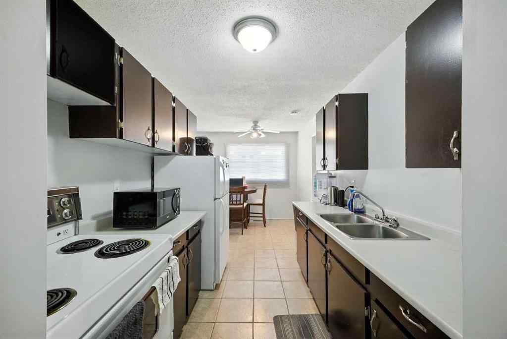 MLS® A2251702 - 4809 52 Street  in NONE Olds, Multi-Family