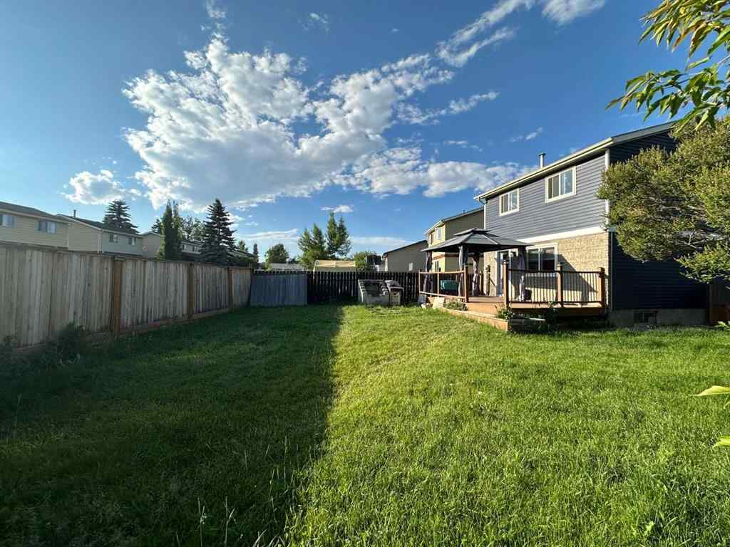 MLS® A2251705 - 32 Erin Mount Crescent SE in Erin Woods Calgary, Residential