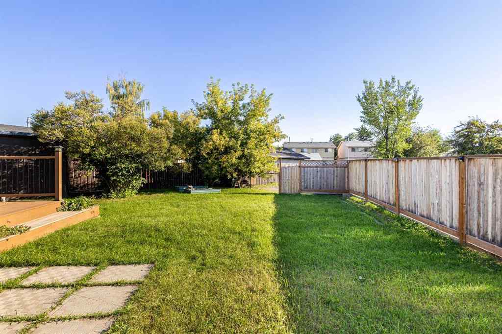 MLS® A2251705 - 32 Erin Mount Crescent SE in Erin Woods Calgary, Residential
