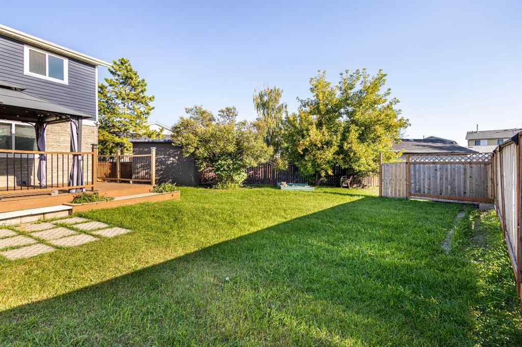 MLS® A2251705 - 32 Erin Mount Crescent SE in Erin Woods Calgary, Residential