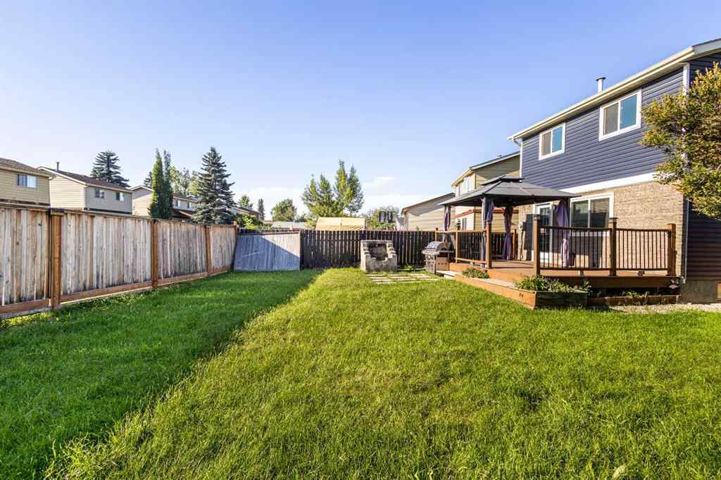 MLS® A2251705 - 32 Erin Mount Crescent SE in Erin Woods Calgary, Residential