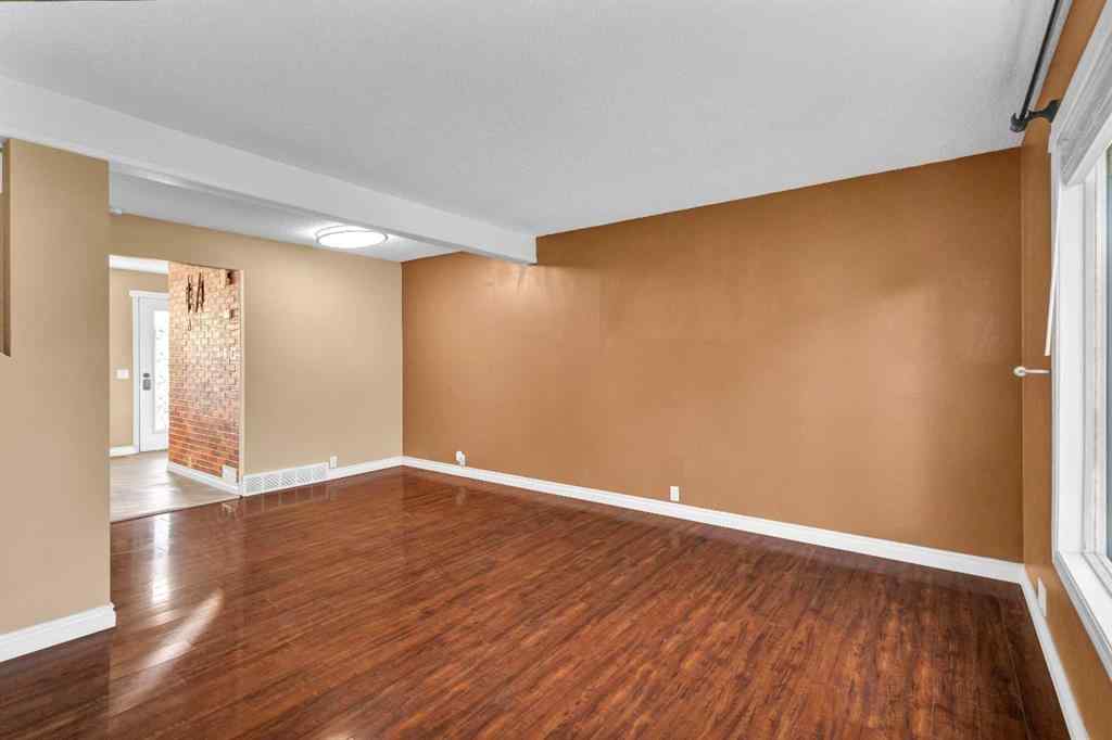 MLS® A2251705 - 32 Erin Mount Crescent SE in Erin Woods Calgary, Residential