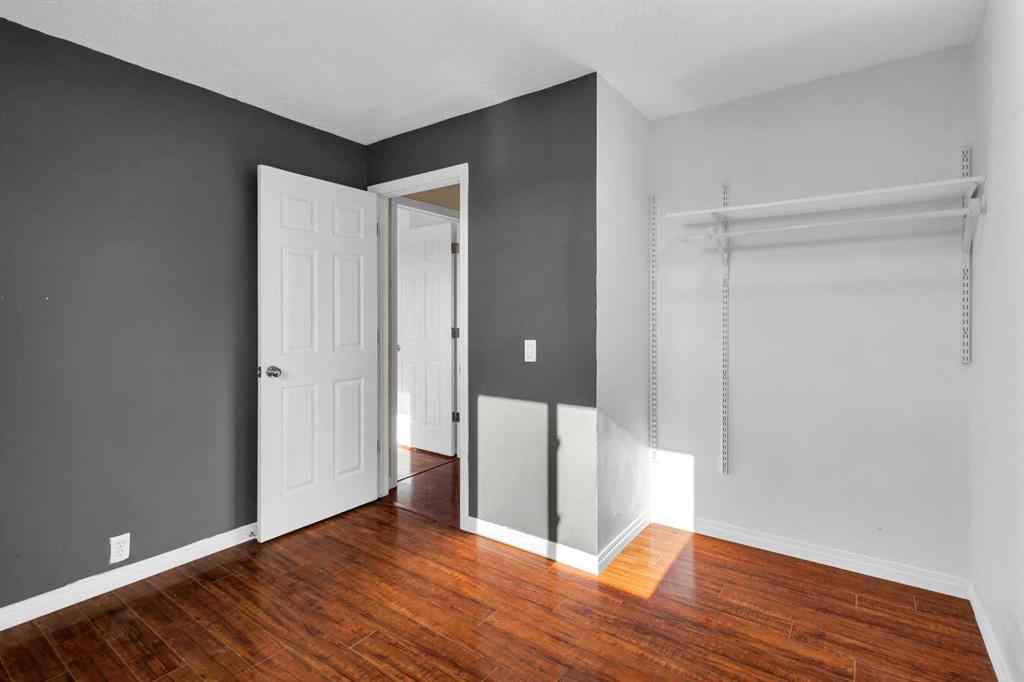MLS® A2251705 - 32 Erin Mount Crescent SE in Erin Woods Calgary, Residential
