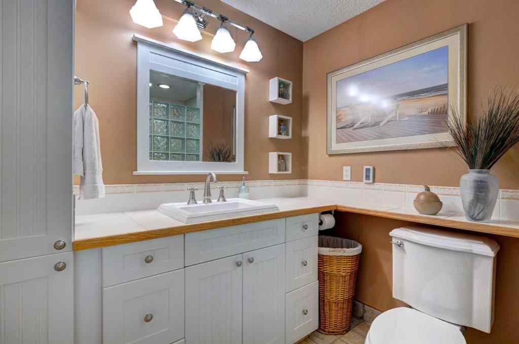 MLS® A2251723 - 23 Sierra Nevada Way SW in Signal Hill Calgary, Residential