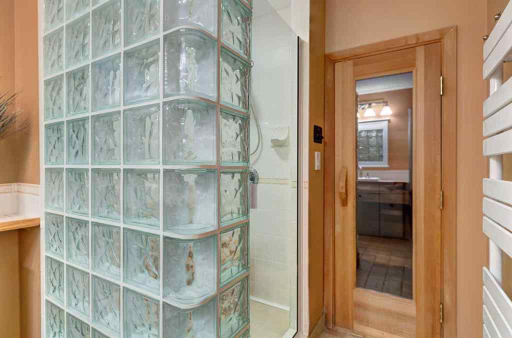 MLS® A2251723 - 23 Sierra Nevada Way SW in Signal Hill Calgary, Residential