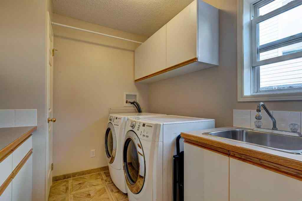 MLS® A2251723 - 23 Sierra Nevada Way SW in Signal Hill Calgary, Residential