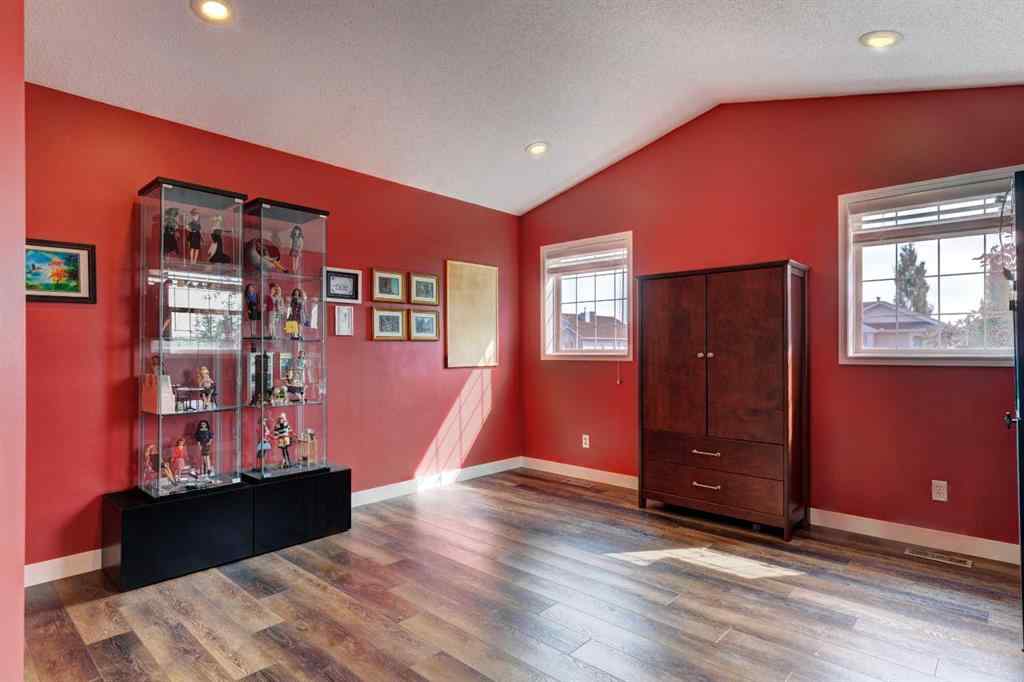 MLS® A2251723 - 23 Sierra Nevada Way SW in Signal Hill Calgary, Residential
