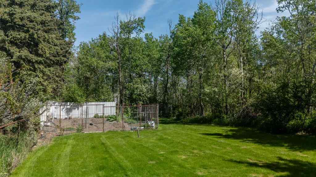 MLS® A2251725 - 4444 50 Street  in Downtown Sylvan Lake, Residential