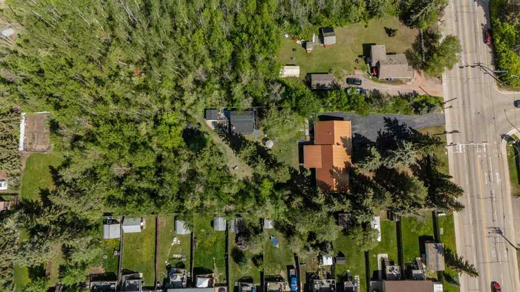 MLS® A2251725 - 4444 50 Street  in Downtown Sylvan Lake, Residential