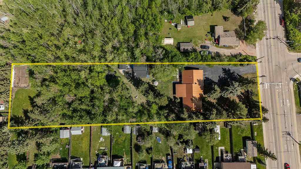 MLS® A2251725 - 4444 50 Street  in Downtown Sylvan Lake, Residential