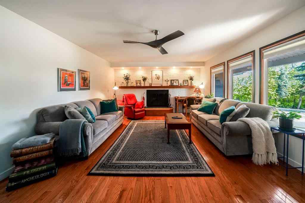 MLS® A2251725 - 4444 50 Street  in Downtown Sylvan Lake, Residential