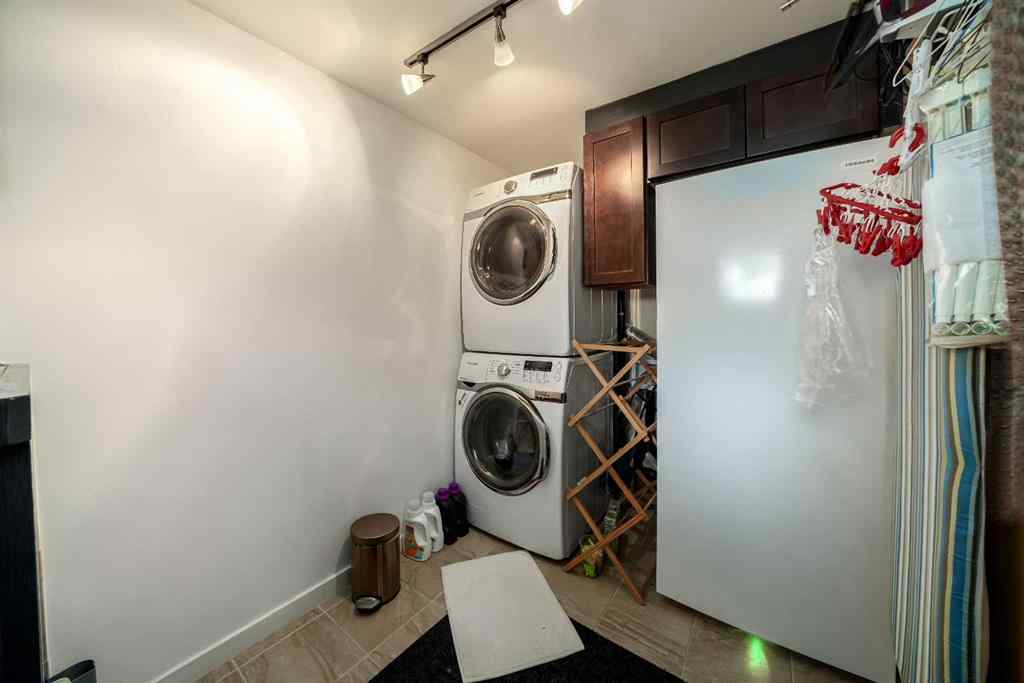 MLS® A2251725 - 4444 50 Street  in Downtown Sylvan Lake, Residential