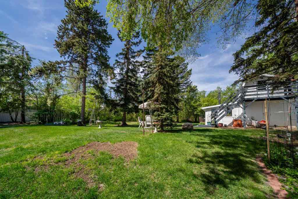 MLS® A2251725 - 4444 50 Street  in Downtown Sylvan Lake, Residential