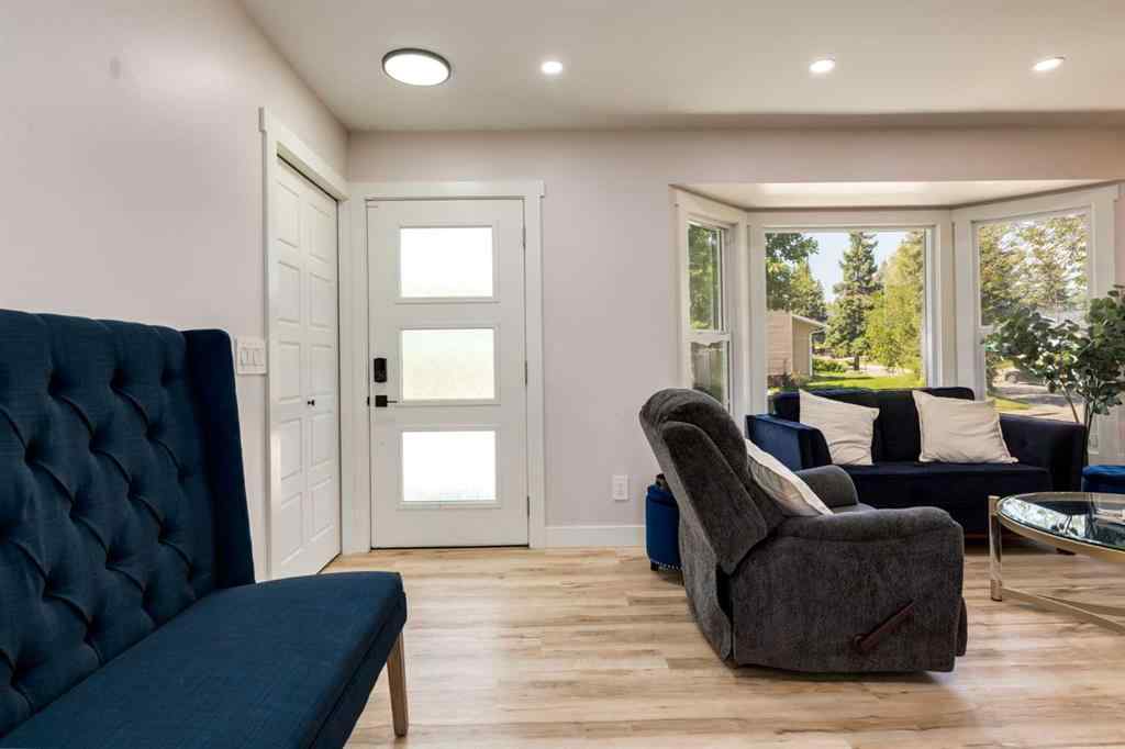 MLS® A2251732 - 392 Cantrell Drive SW in Canyon Meadows Calgary, Residential