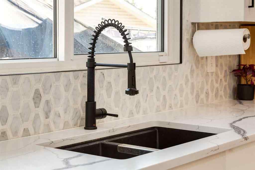 MLS® A2251732 - 392 Cantrell Drive SW in Canyon Meadows Calgary, Residential