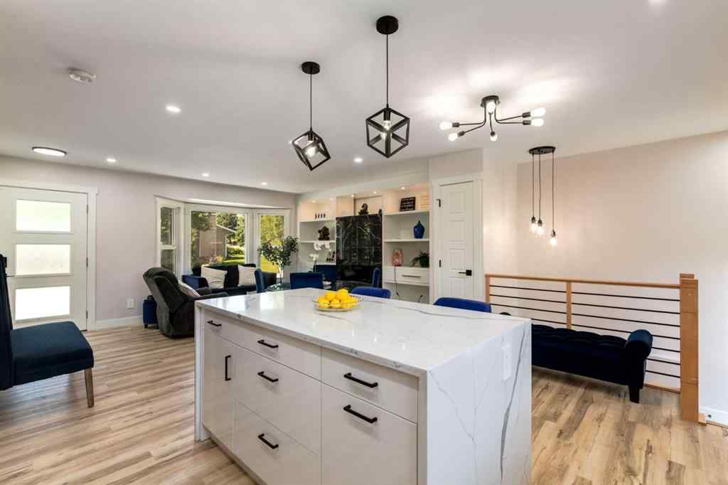 MLS® A2251732 - 392 Cantrell Drive SW in Canyon Meadows Calgary, Residential