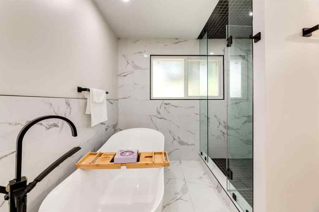 MLS® A2251732 - 392 Cantrell Drive SW in Canyon Meadows Calgary, Residential