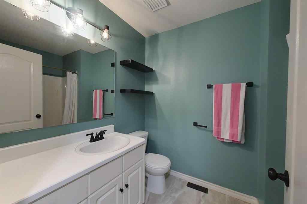 MLS® A2251751 - 816 11 Avenue SE in NONE Slave Lake, Residential