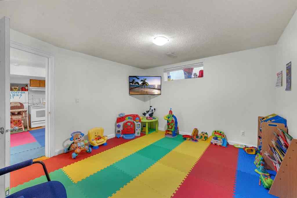 MLS® A2251752 - 143 Taralake Way NE in Taradale Calgary, Residential