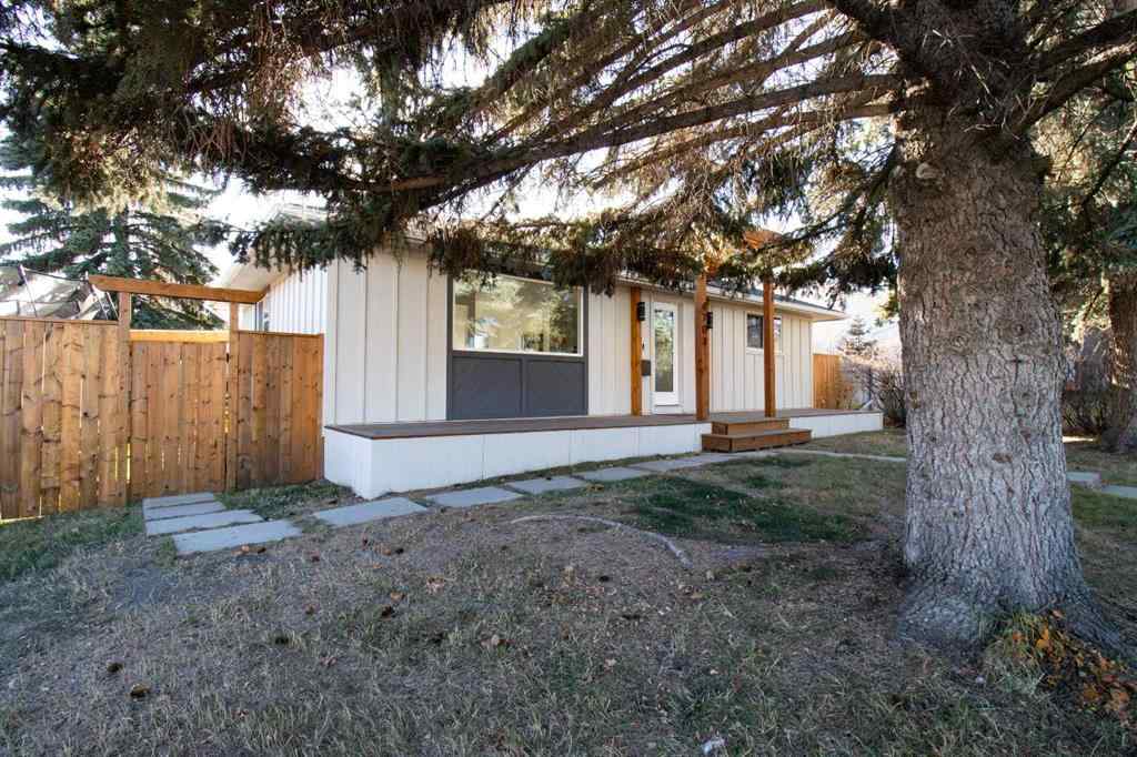 MLS® A2251761 - 4703 26 Avenue SW in Glenbrook Calgary, Residential