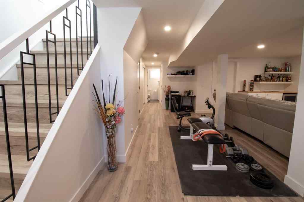 MLS® A2251761 - 4703 26 Avenue SW in Glenbrook Calgary, Residential