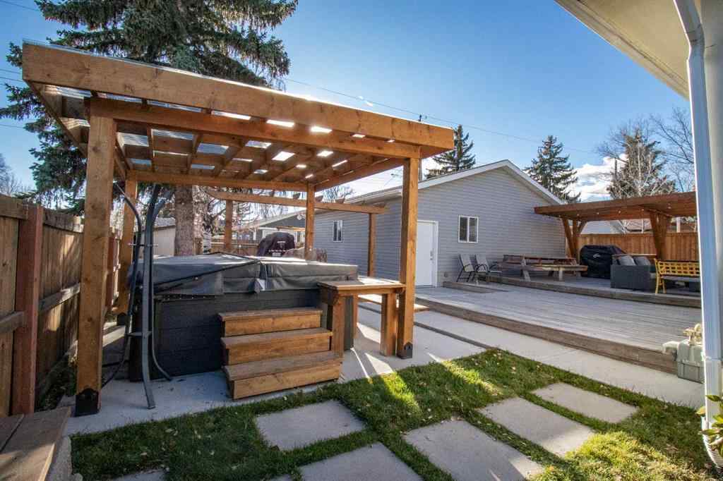 MLS® A2251761 - 4703 26 Avenue SW in Glenbrook Calgary, Residential