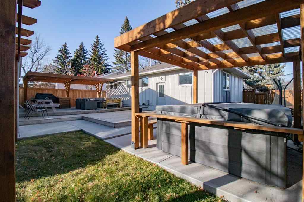MLS® A2251761 - 4703 26 Avenue SW in Glenbrook Calgary, Residential