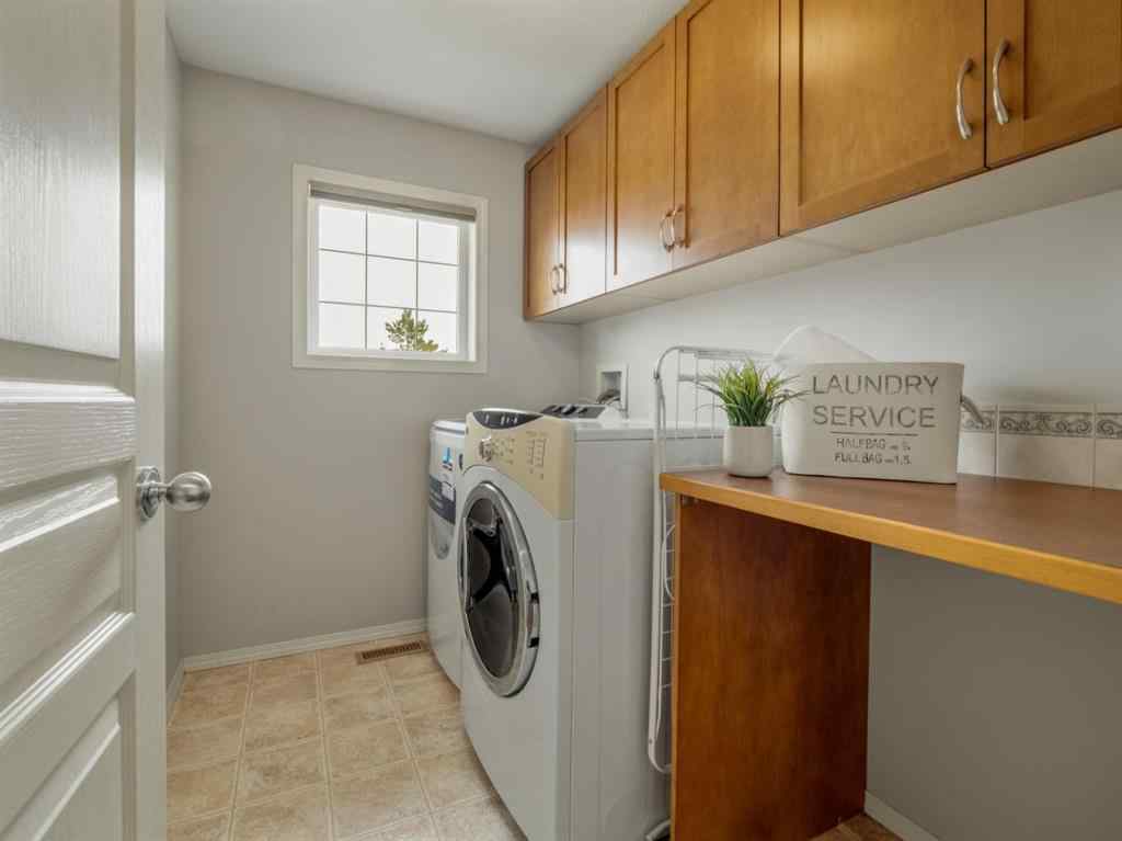MLS® A2251762 - 347 Squamish Court W in Indian Battle Heights Lethbridge, Residential